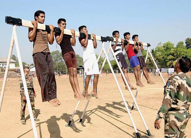 severaljobaspirantsinjuredinstampedeatarmyrecruitmentcampinhyderabad